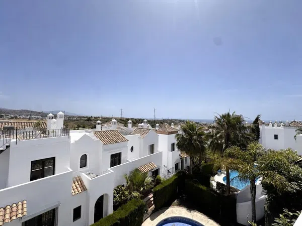 Chalet adosado en C. Isabel Barreto, 2, Valle Romano Golf - Foto 1