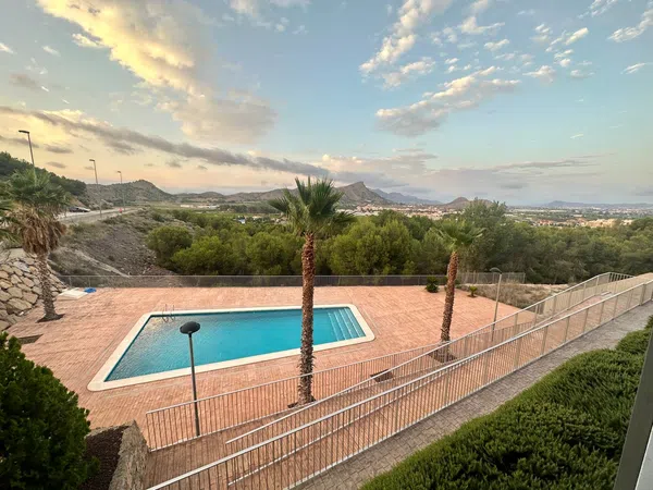 Piso en calle Investigador Miguel Marín Padilla, 10