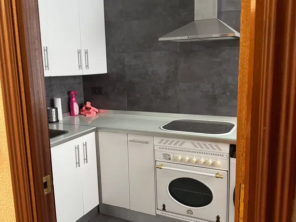 Piso en Reyes Católicos - Foto 8