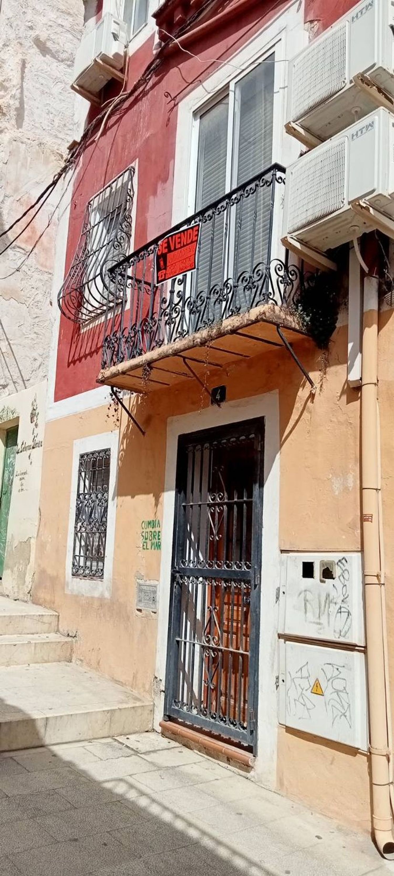 Chalet adosado en calle Pedro Sebastià, 4 -6 - Foto 1