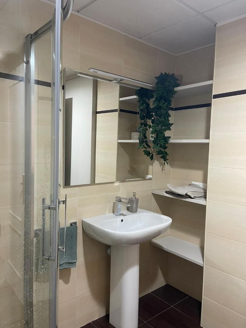 Apartamento en calle Calle Condes de Crespo Rascón 1 - Foto 8