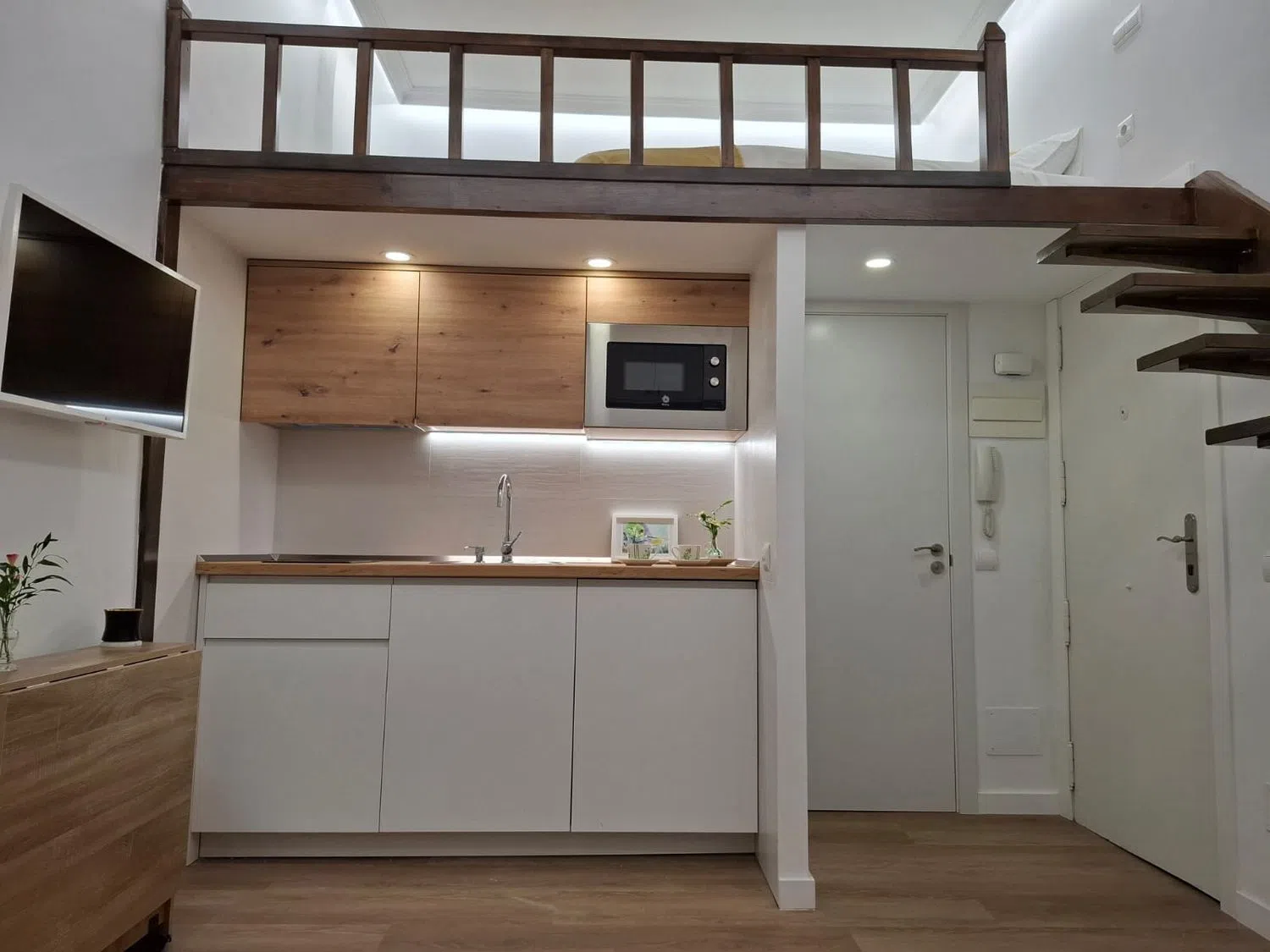 Estudio en calle de Benito Gutiérrez, 3 - Foto 1