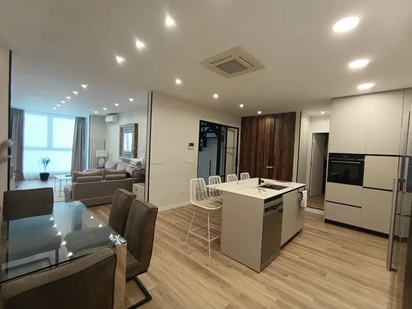 Dúplex en calle de Rafael Bergamín, 14