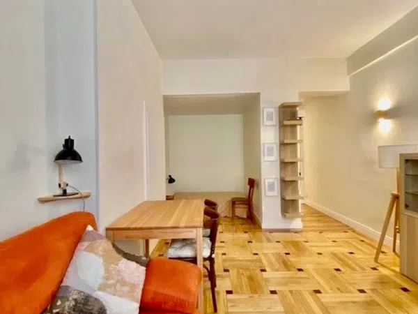 Estudio en plaza de San Juan de la Cruz, 7