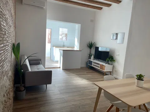 Estudio en calle de la Creu Coberta, 127