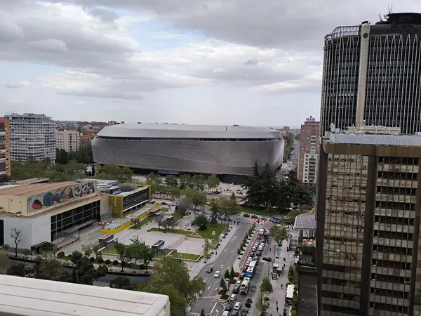 Piso en avenida del General Perón, 32