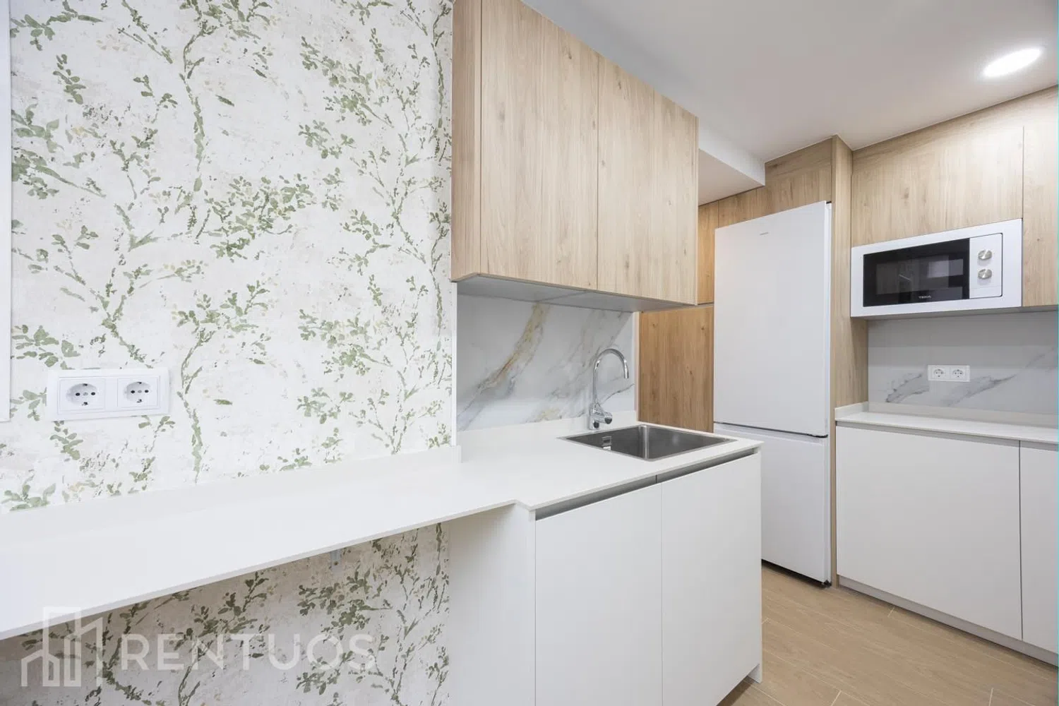 Piso en avenida del General Perón - Foto 9