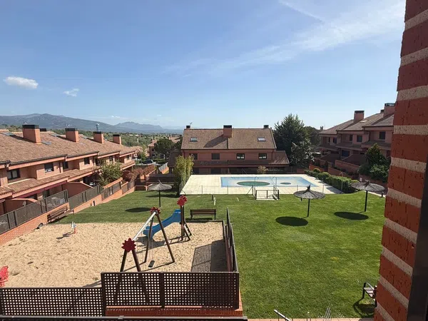 Chalet pareado en Calle Pico del Águila, 17 - Foto 4