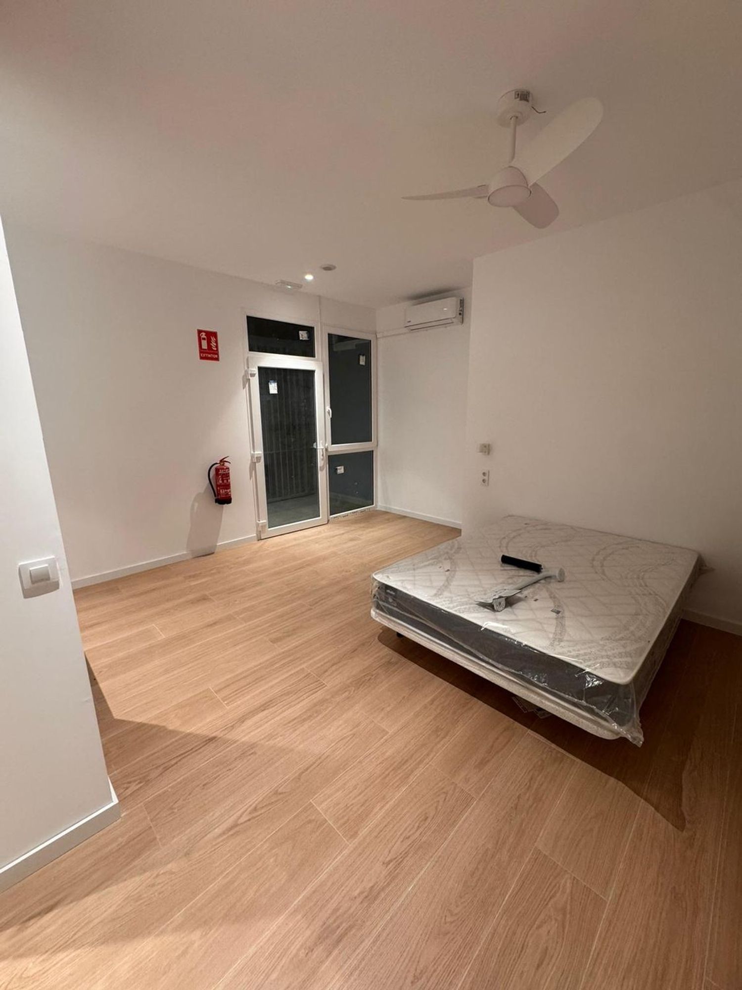 Estudio en calle de Sant Jacint Castanyeda, 22 - Foto 1