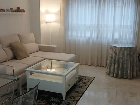 Piso en avenida de Medina Azahara, 31