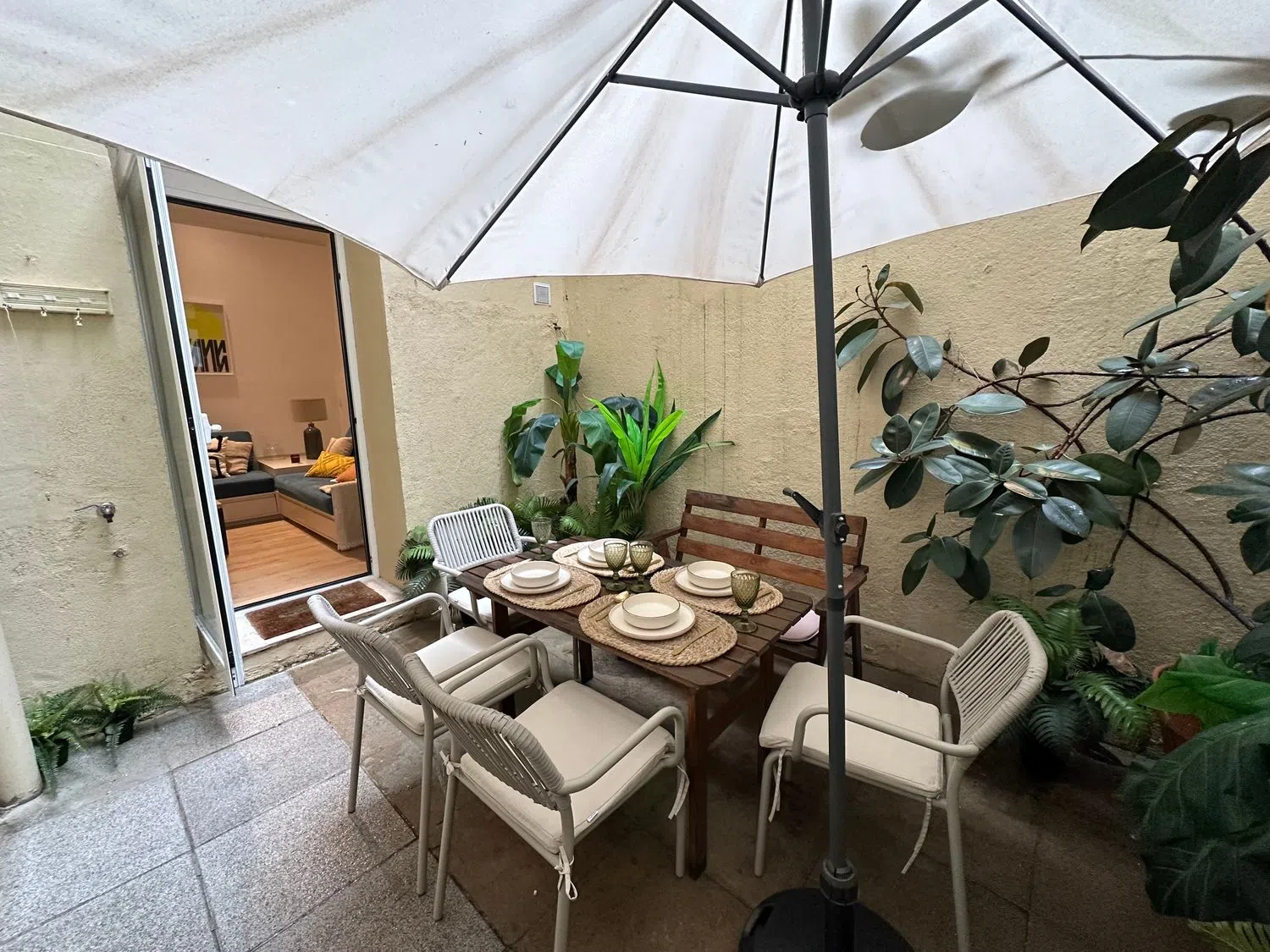 Estudio en calle de Caracas, 19