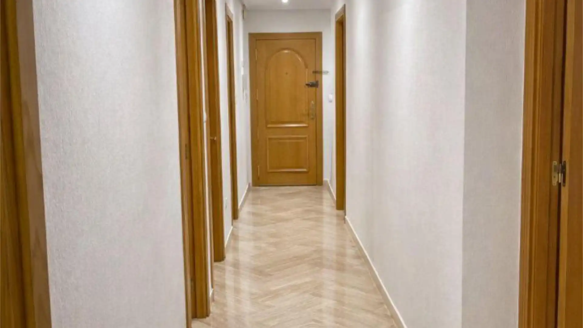 Piso en  Avinguda en Joan Carles I 53 - Foto 2