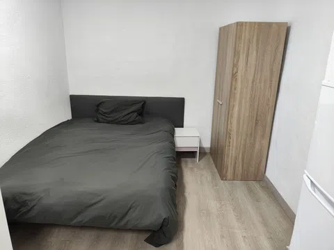 Estudio en calle Relleu, 19