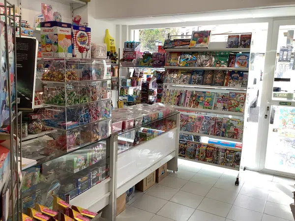 Kiosco en traspaso en Calle del Mestre Racional, 15 - Foto 1