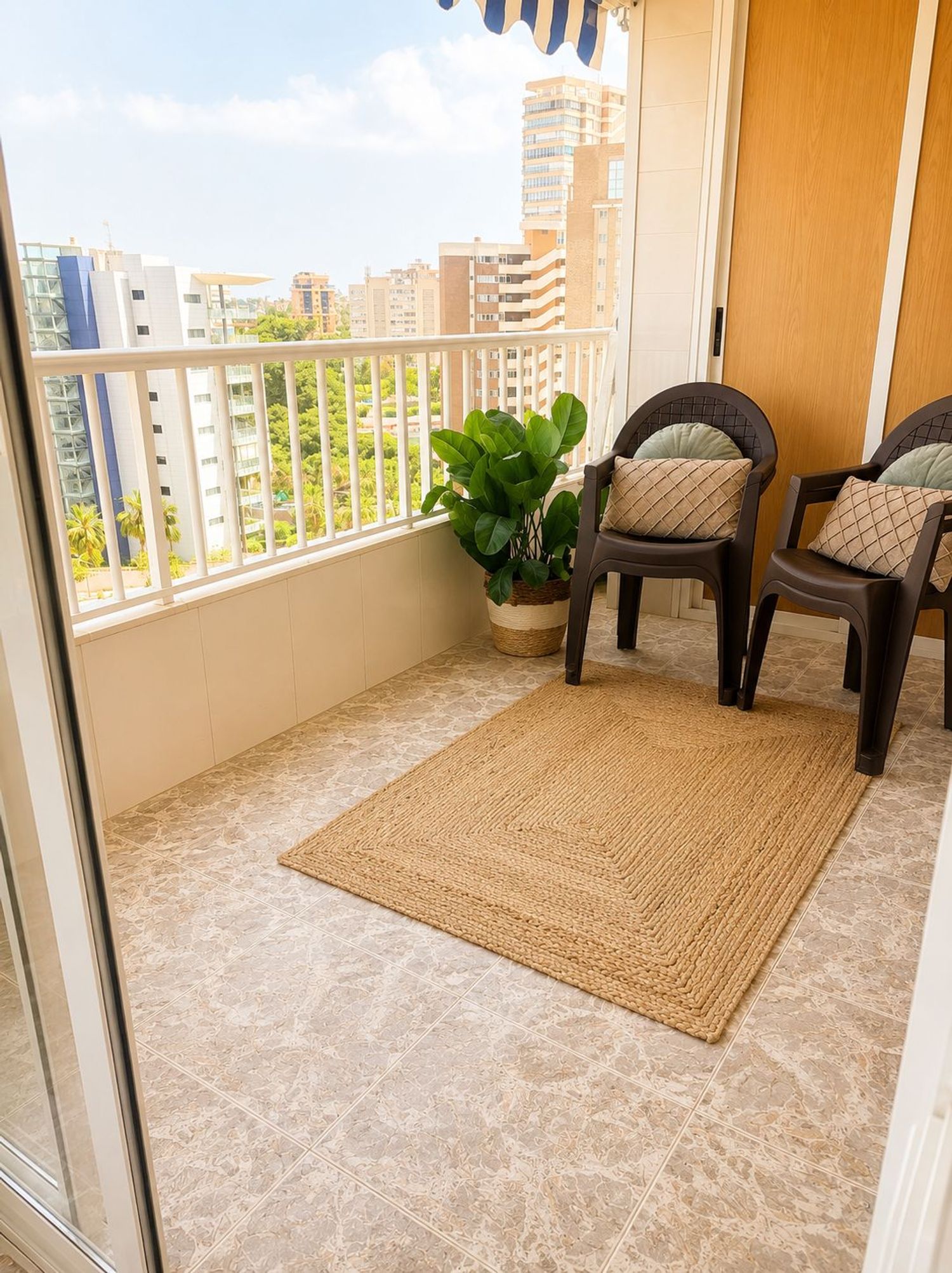 Piso en Avenida Benidorm, 18 - Foto 2
