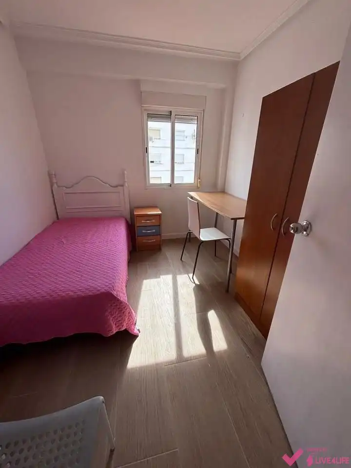 Piso en  calle d'Emili Baró - Foto 3