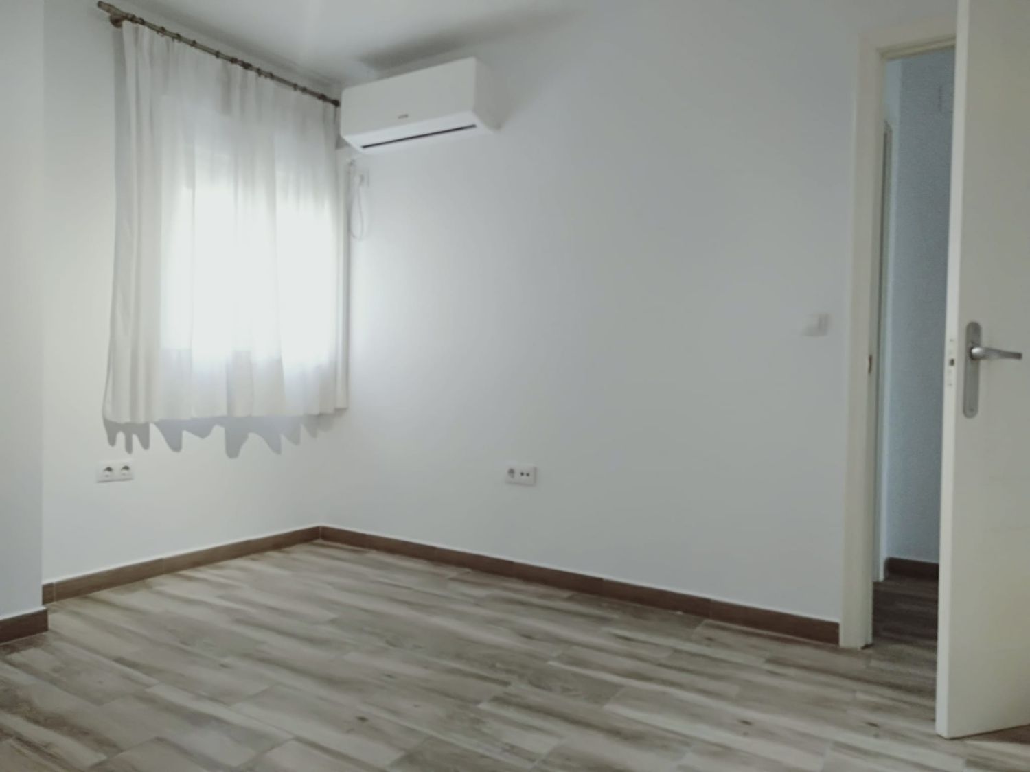 Piso en Barrio Buhaira - Huerta del Rey - Foto 9