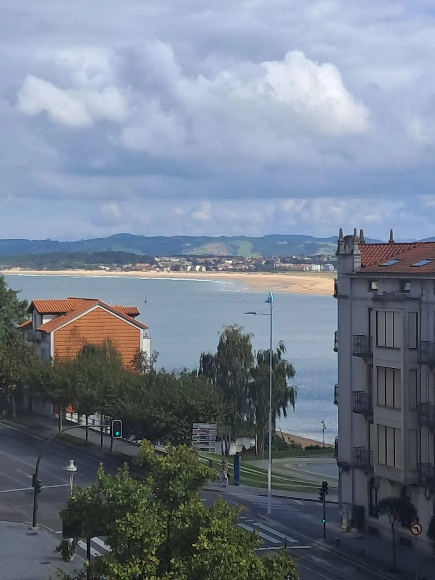 Piso en avenida de la Reina Victoria, 37 - Foto 1