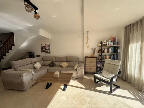 Chalet adosado en calle Joaquín Rodrigo, 4 - Foto 1