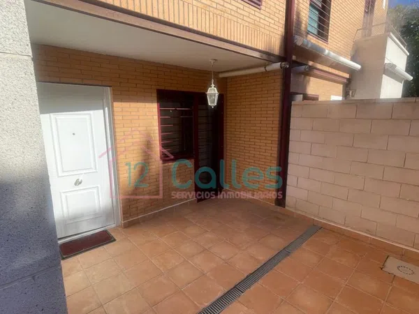 Chalet adosado en Calle Alhambra de Granada s/n, Nuevo Aranjuez-Ciudad de las Artes - Foto 2