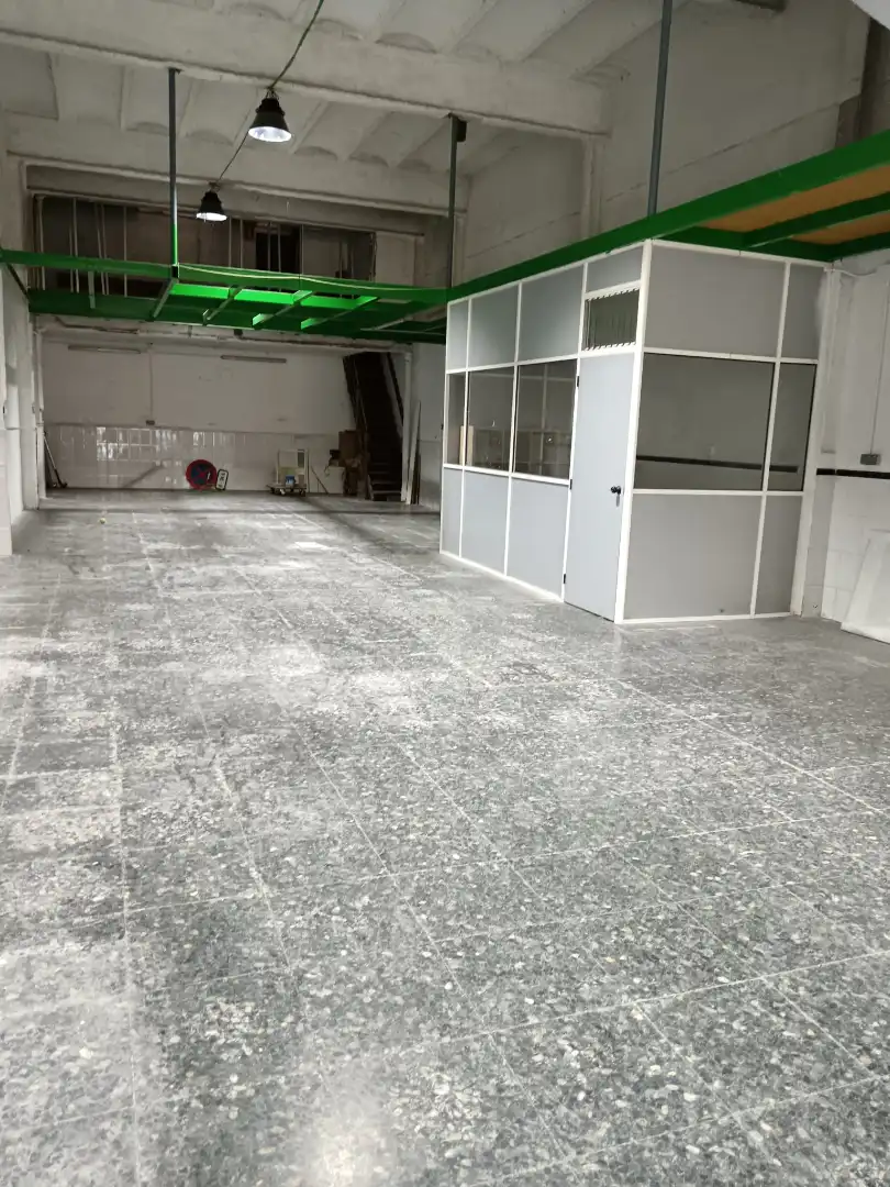 Local comercial en  Carrer de la Mare de Déu de Lorda - Foto 10