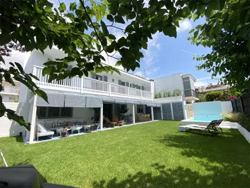 Chalet en  Passeig Garbí 35 - Foto 1