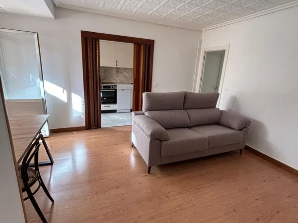 Piso en calle Canciller Ayala, 1