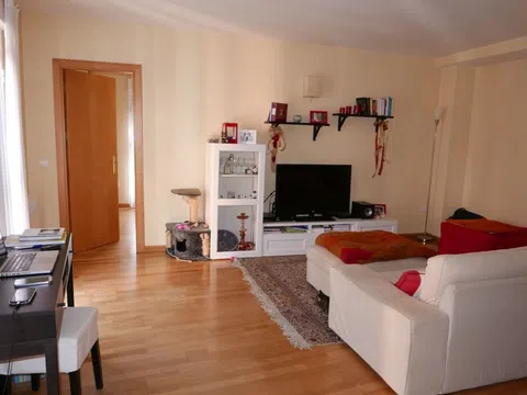 Piso en calle del Ave María, 4