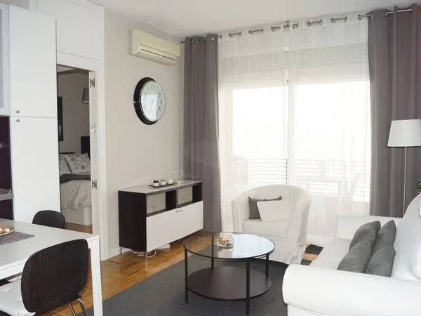 Piso en calle de Orense, 18