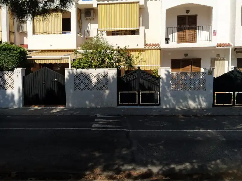 Chalet en  Avinguda de la Riera de Foix 5 - Foto 5