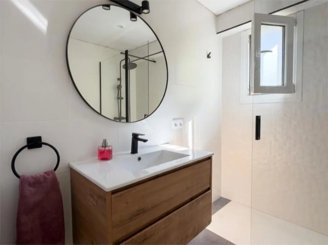 Piso en  Carrer del Llac Enol 10 - Foto 6