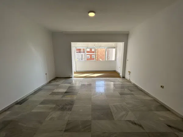 Piso en Calle Vélez Málaga, Malagueta - Monte Sancha - Foto 4