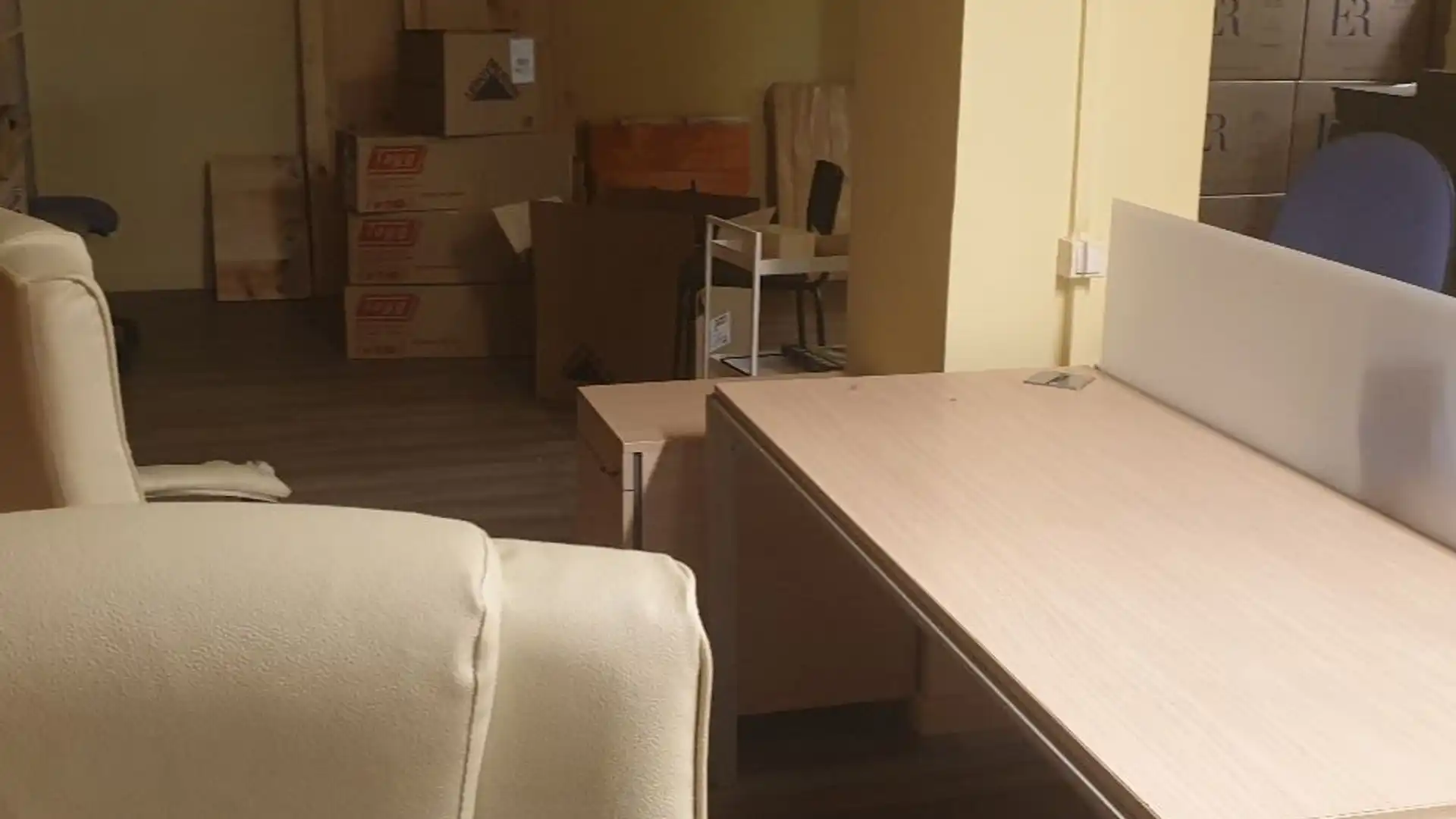 Local comercial en  Carrer d'Antoni Gaudí 10 - Foto 2