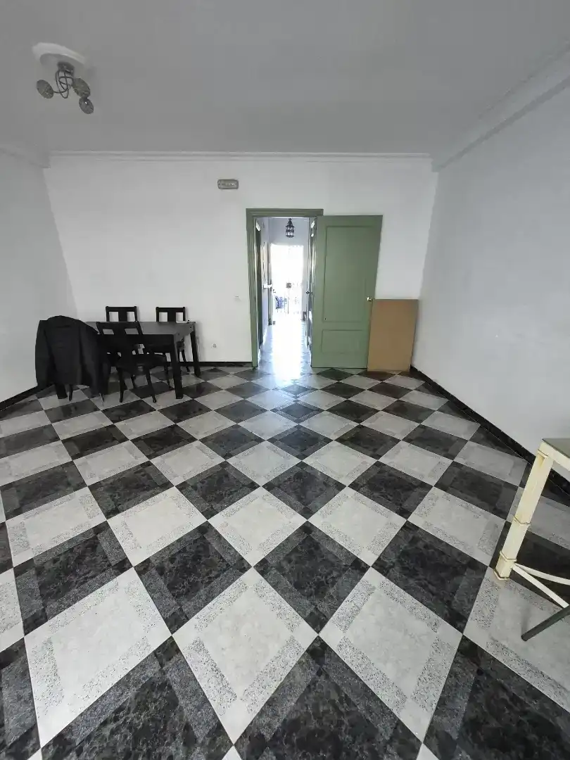 Casa adosada en  Calle Pez Martillo 83 - Foto 3