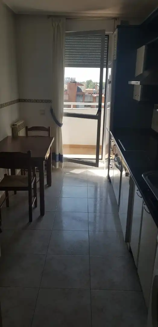 Piso en  Calle Santos Ovejero 37 - Foto 3