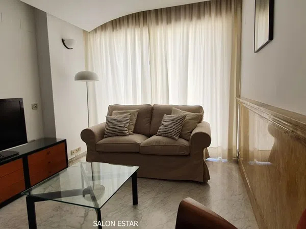 Piso en calle Reyes Católicos, 7 . 4º C - Foto 2