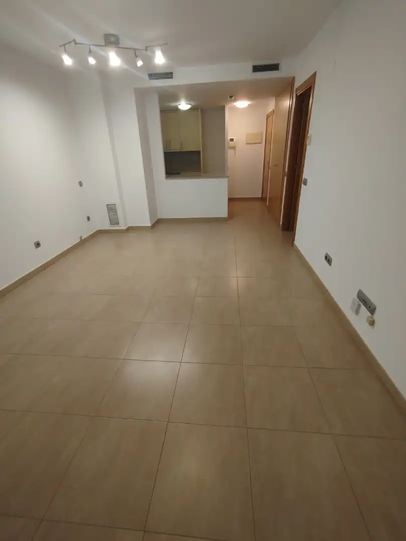 Piso en  Carrer d'Emili Cabañes 22 - Foto 6