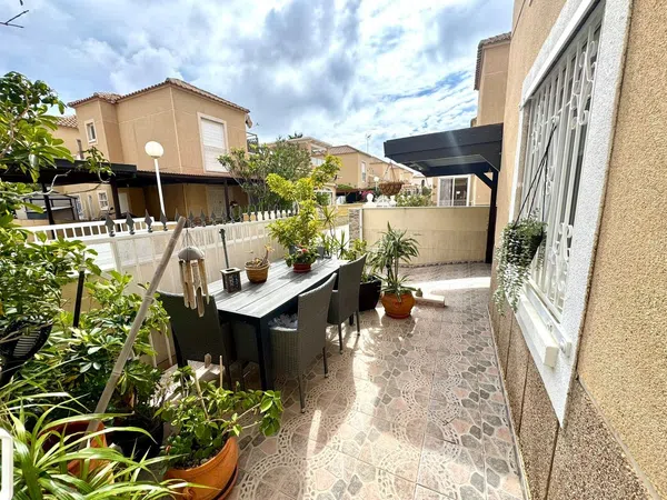 Chalet adosado en Urbanización Lago Jardín 2 M5, 28 b - Foto 1