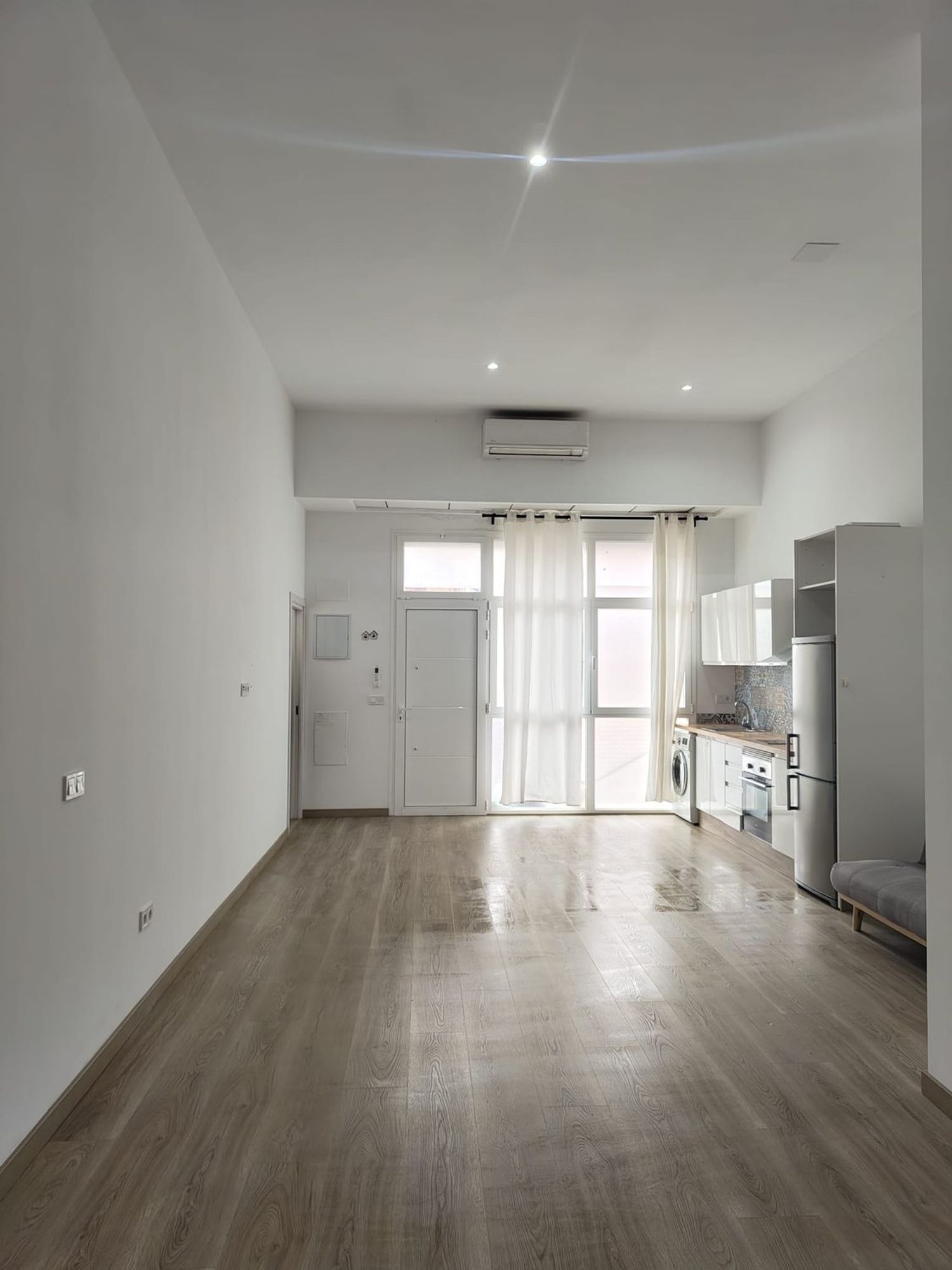 Piso en calle de Berni i Català, 31 - Foto 1