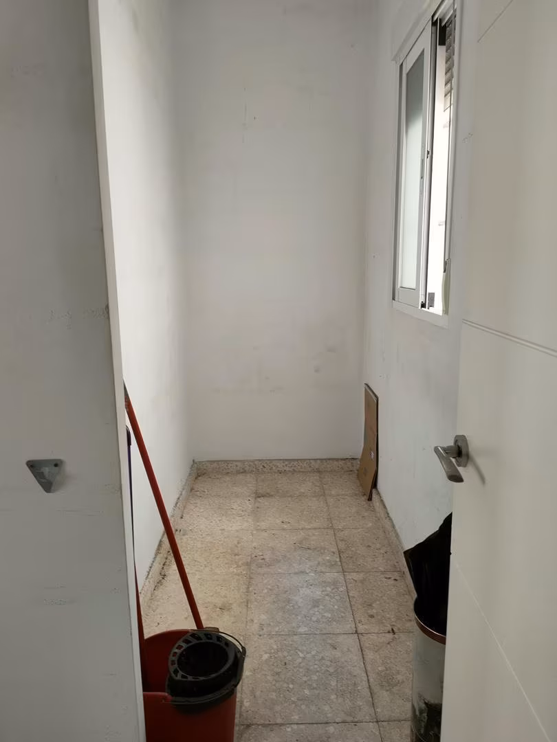 Planta baja en  Avenida de la Paloma 4 - Foto 8