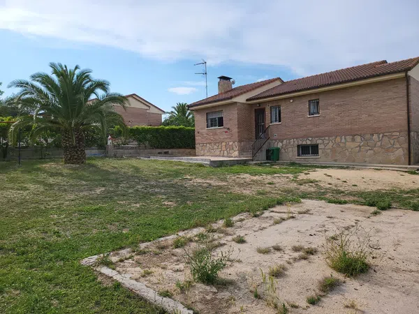 Casa o chalet independiente en Calle Castillo de la Mota, 200 - Foto 2
