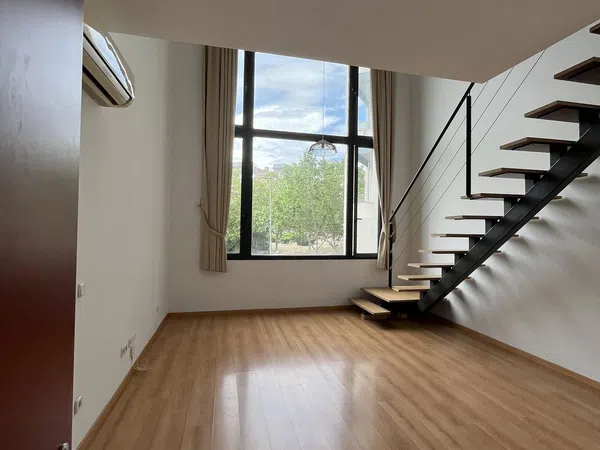 Estudio en avenida del Juncal, 11