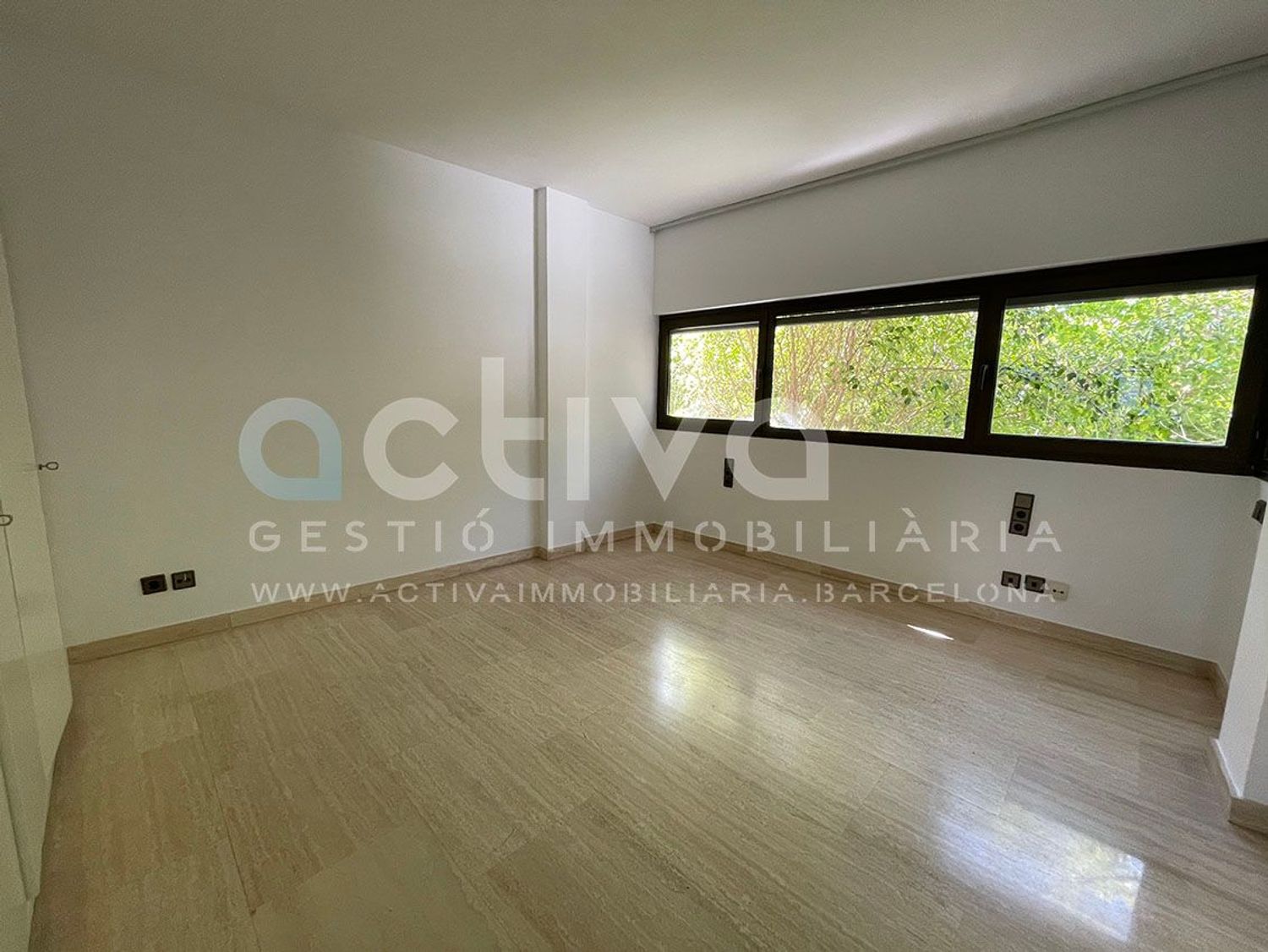 Chalet adosado en Calle dels Lleons - Foto 14