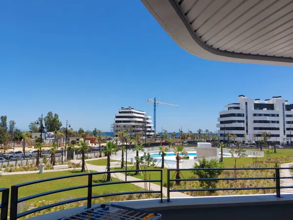 Piso en avenida Mar de Alborán, 9