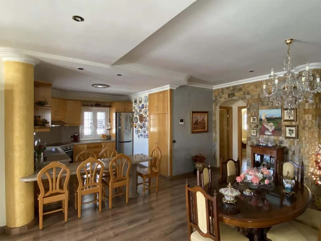 Chalet en  Avenida de la Democracia 39 - Foto 18