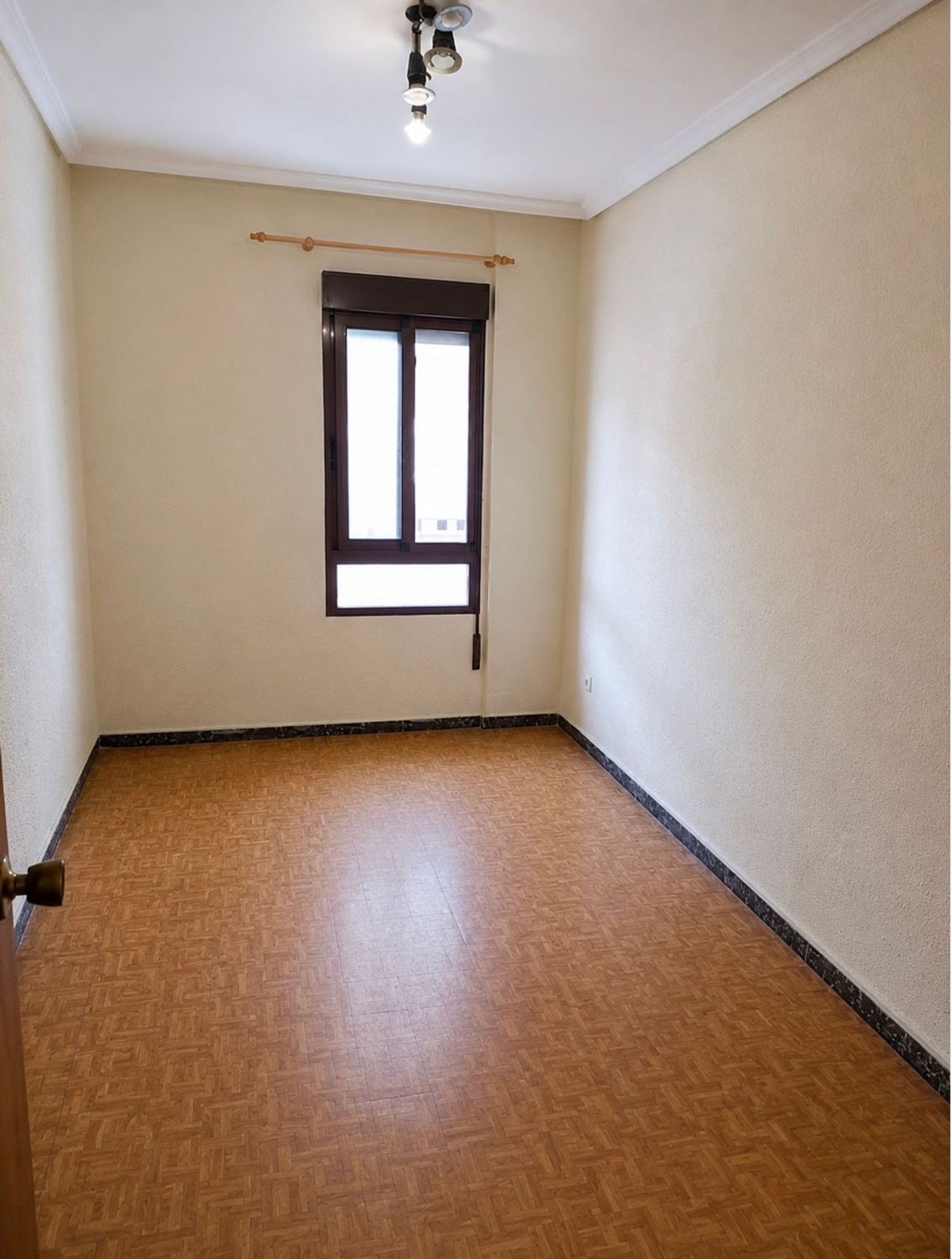 Piso en Calle dels Germans Vilafañe, 3, Zona Plaza Donoso Cortés - Avda Magdalena - Foto 2