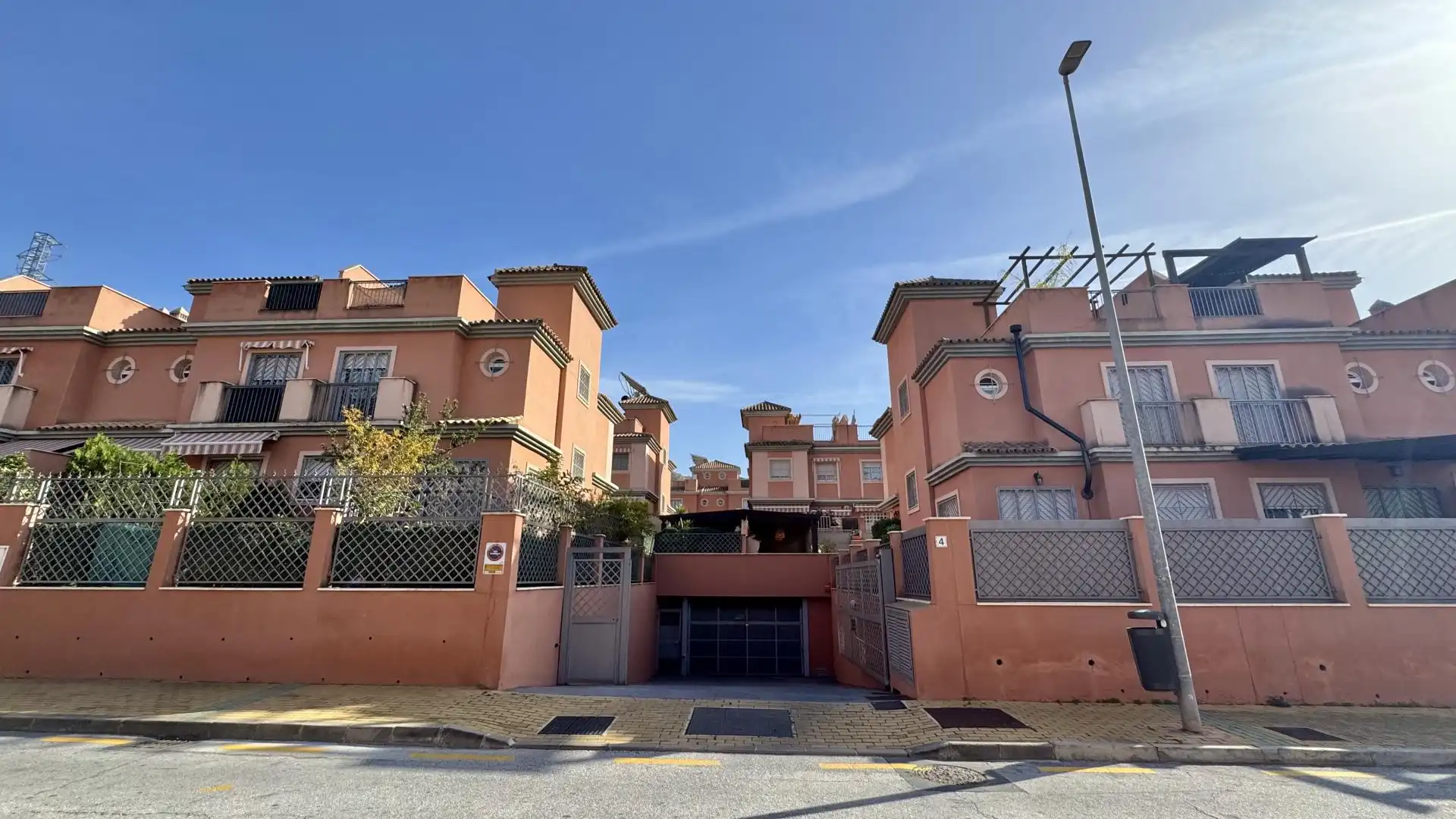 Casa adosada en  Calle Pepa Flores Marisol 30 - Foto 20