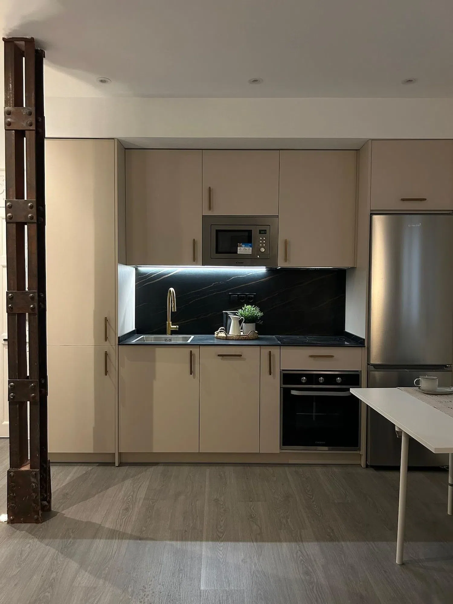 Piso en calle de María de Guzmán, 42 - Foto 4