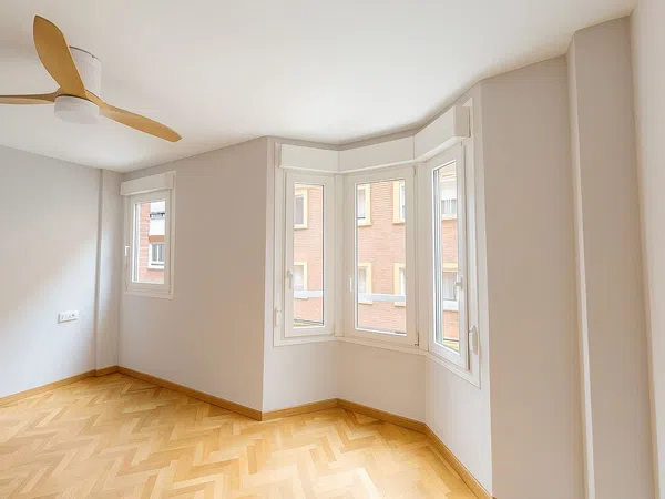 Estudio en calle de Andrés Tamayo, 16