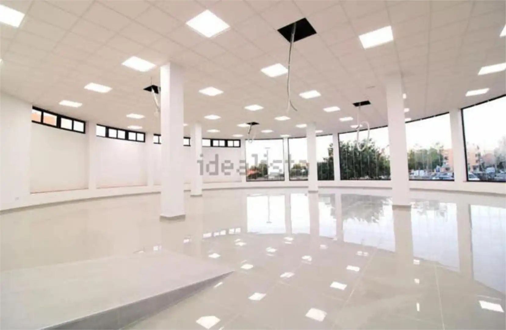 Local comercial en avenida germanias el campello - Foto 3